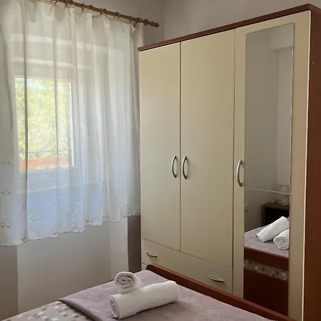House With A Parking Space Bilice, Krka - 24006 * 시베니크