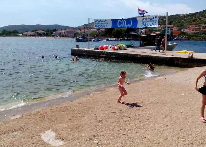 House With A Parking Space Bilice, Krka - 24006 Prázdninový dům *