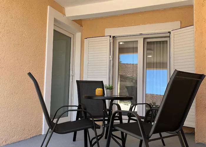 House With A Parking Space Bilice, Krka - 24006 בית נופש *